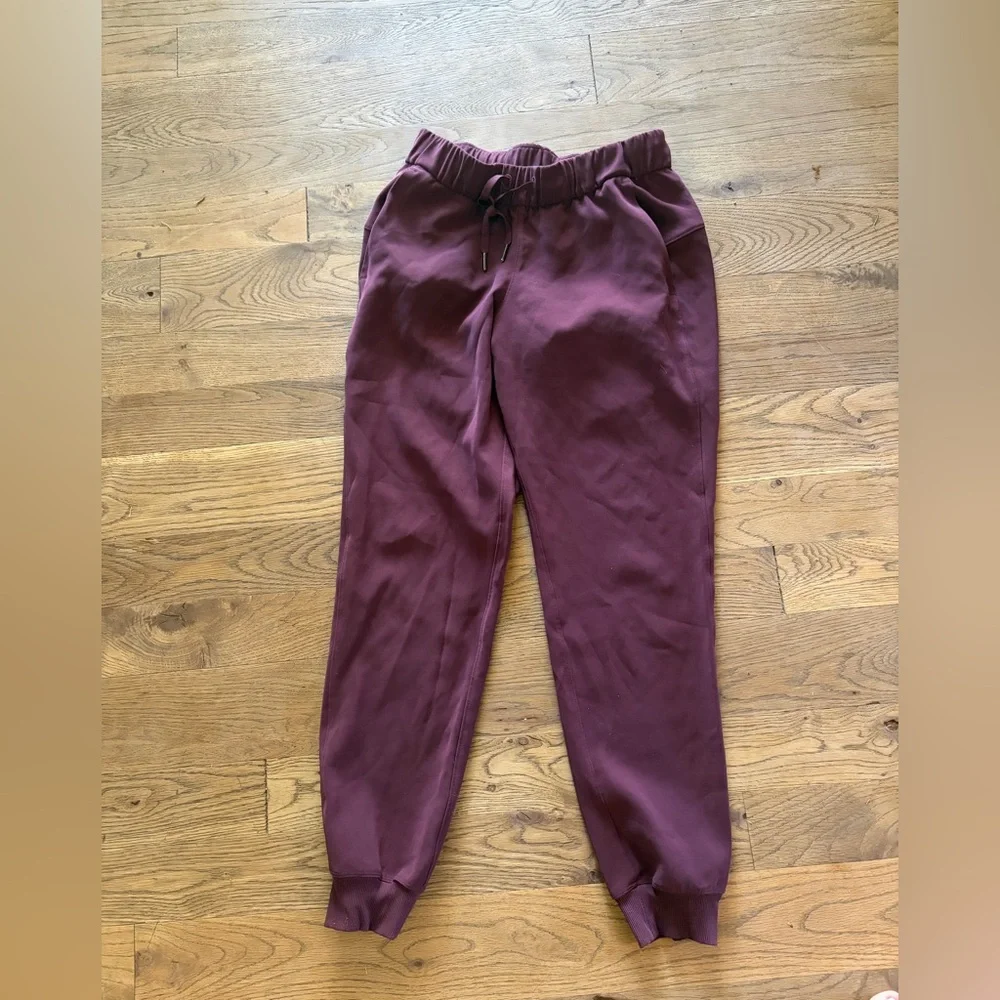 lululemon athletica On The Fly Joggers 28”